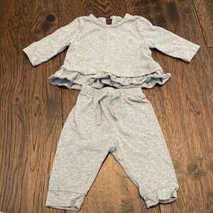 Gap outfit - ruffle shirt and pants